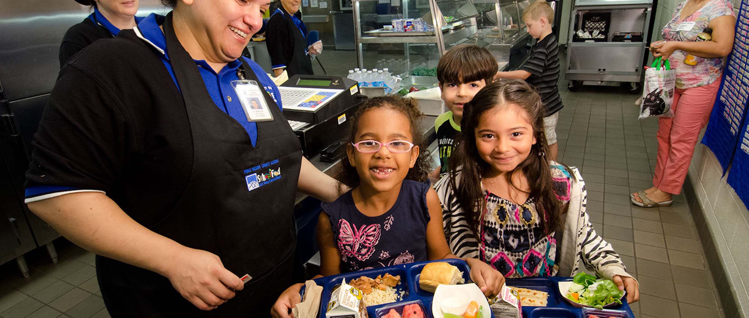 Pros and Cons of Packing or Purchasing School Lunches