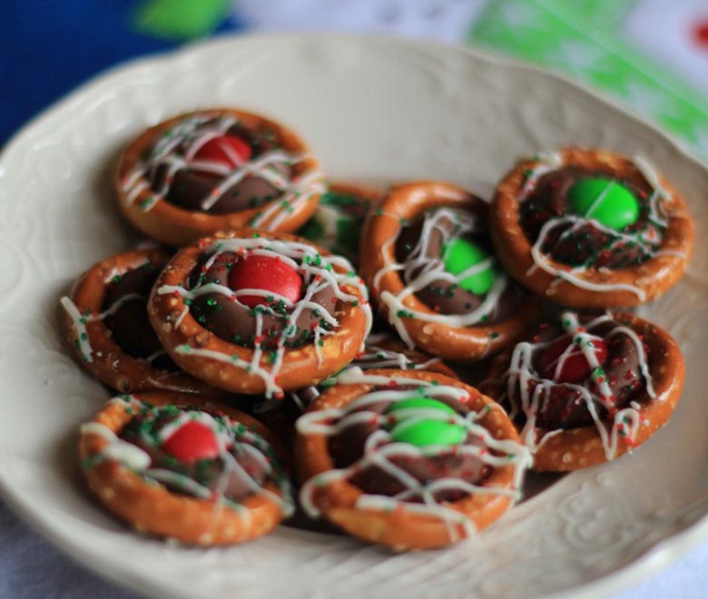 Chocolate Pretzel Wreaths