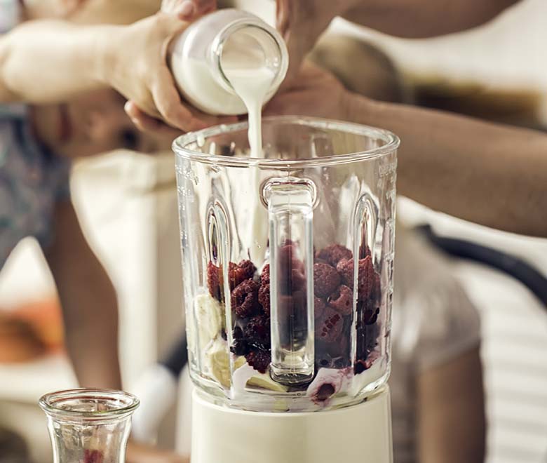6 Super Tasty Smoothie Combinations to Try on a Budget